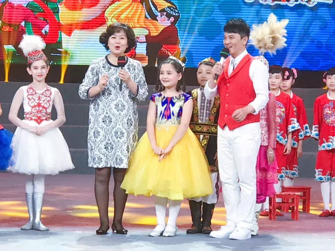 央视少儿节目大手牵小手走进甘肃,央视少儿节目大手牵小手