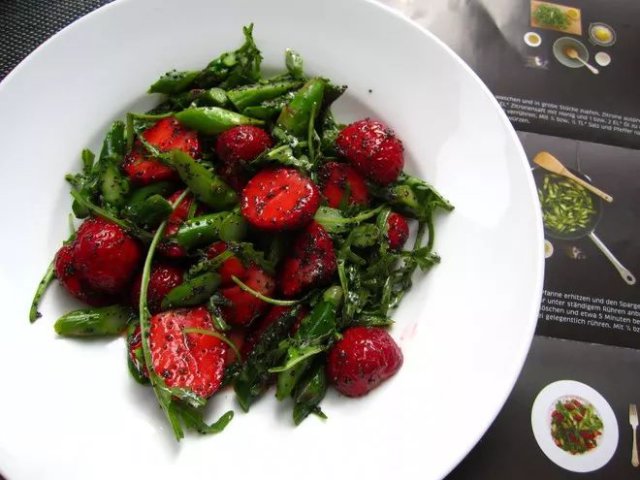 陈冠希吃的苹果,陈冠希吃的白草莓什么品种