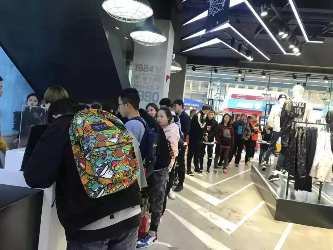 李宁短袖21巴黎时装周限定开箱,李宁巴黎时装周樱花限定版