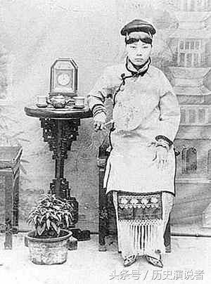 古代三寸金莲裹脚干嘛的,古代三寸金莲对女性多可怕