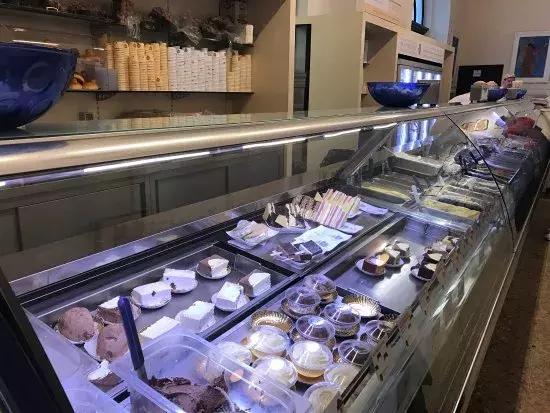 意大利:大家最近都爱舔……我这款冰淇淋