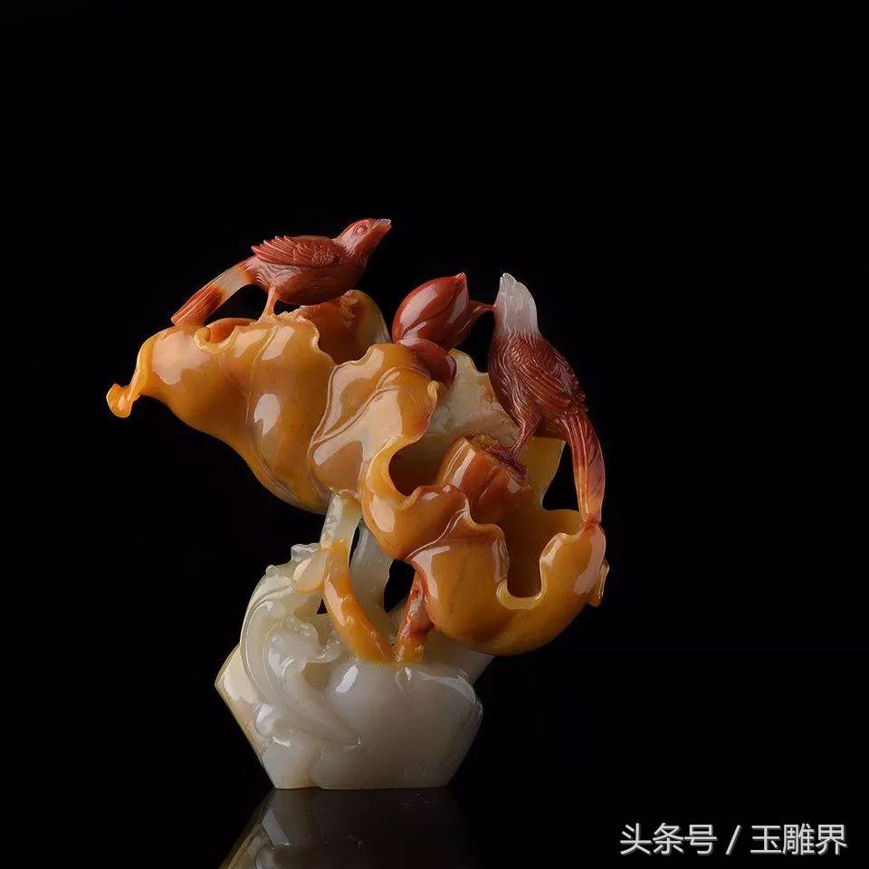 玉石巧雕造型图,月牙形玉料巧雕