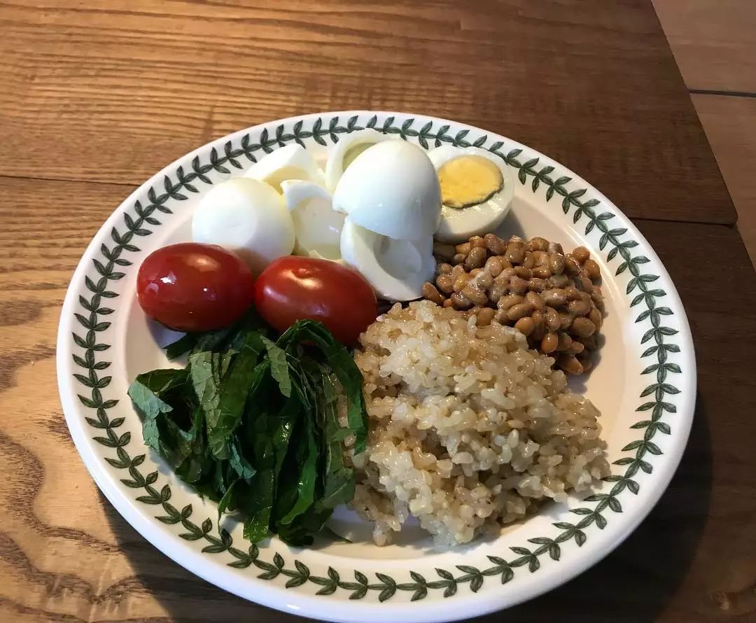 露腰马甲线真正的魔鬼身材,打造细腰翘臀马甲线