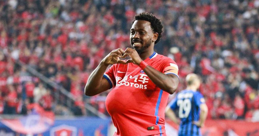 中超裁判王喆判罚引热议,王哲裁判点球