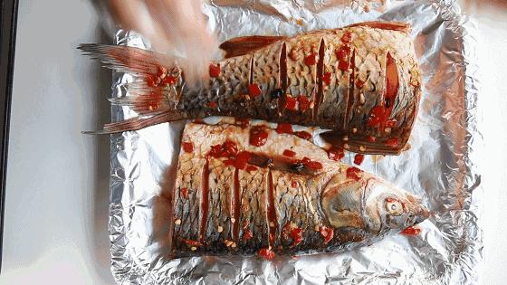 用烤箱做烤鱼五香的家常做法,用烤箱做烤鱼简单做法