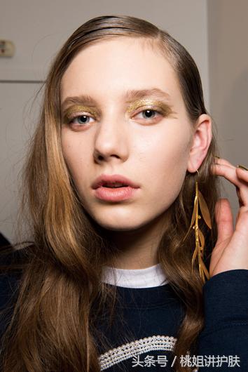 如何画美瞳线才能让眼睛有神,美瞳线尾巴怎么画若隐若现