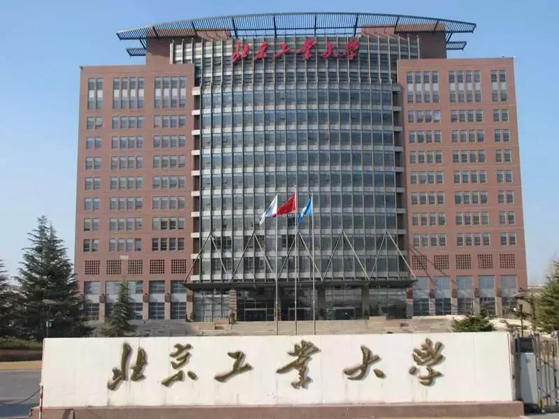 我的老师上课会喷水，你知道吗？