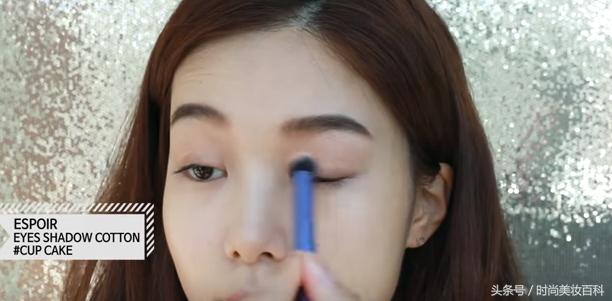 充满复古风格的橘色妆容,日常改良版的小复古风妆容