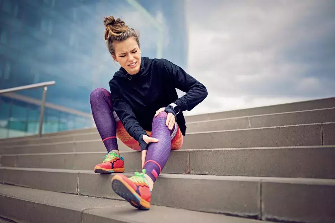 我妈妈腿疼怎么回事,妈妈老是腿疼是什么原因