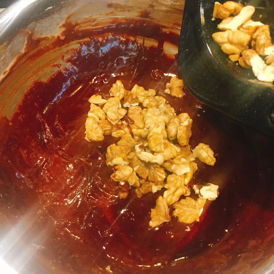 不用巧克力的布朗尼蛋糕做法,制作巧克力布朗尼蛋糕