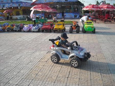 新能源电动汽车怎么选购,儿童电动玩具汽车哪个牌子好