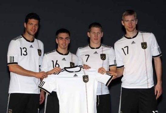 06年德国队红色客场球衣,德国队球衣客场2014