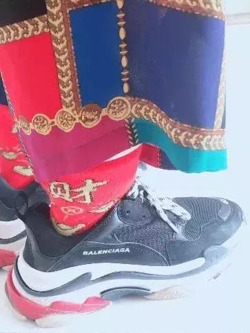 巴黎世家和什么品牌是一个档次,被玩坏的奢侈品牌