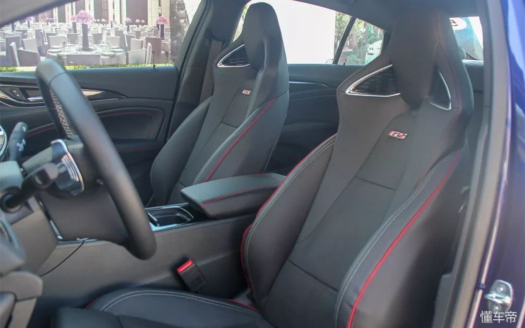 老美发飙了,这货260马力只卖23万,宝马3系都不敢惹它