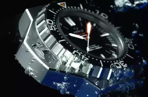 石英表电池漏液能修吗,名牌手表维修内幕曝光