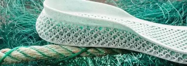 阿迪用海洋垃圾做的鞋,阿迪达斯用垃圾搞的鞋