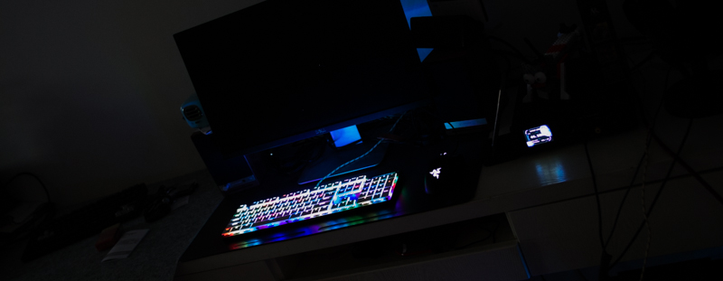 突破机械硬盘的厚度界限，做史上最薄机械键盘，而且它还有光！