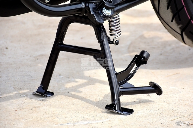 雅马哈飞致ys250中缸掉漆,雅马哈ys250摩托车