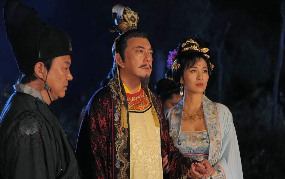 白居易讽刺权贵的诗,白居易嘲讽皇帝