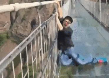 恐怖的高空旋转水滑梯,世上最恐怖的天空滑梯