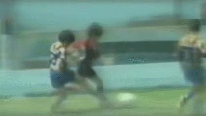 外国球星看中国小朋友踢足球评价,看外国小孩踢足球