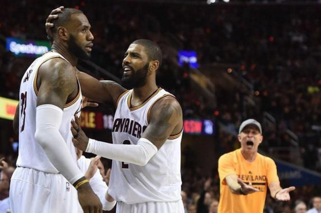 詹姆斯的传球视野有多恐怖,詹姆斯大个子球员实力