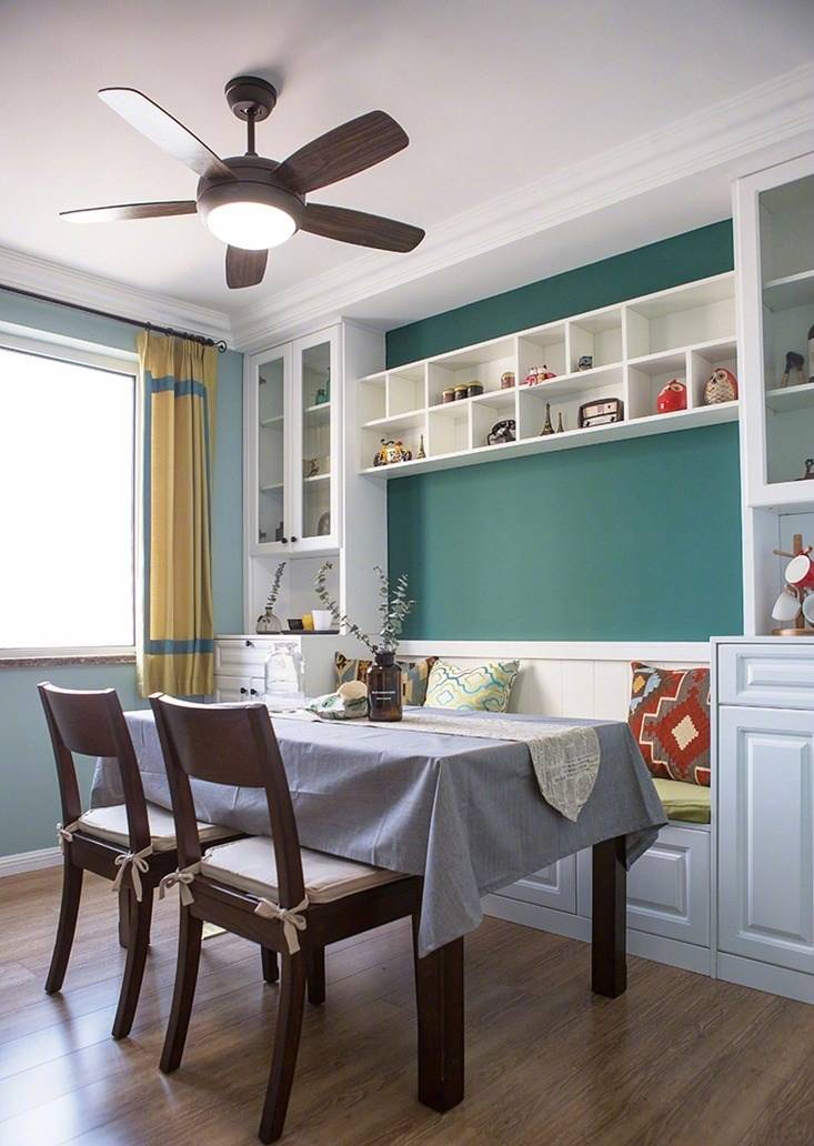 买餐桌圆的好还是方的好,实木餐桌要不要买有玻璃的