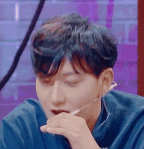 顺丰小哥都穿耐克了,带货王黄子韬还在用淘宝高仿~