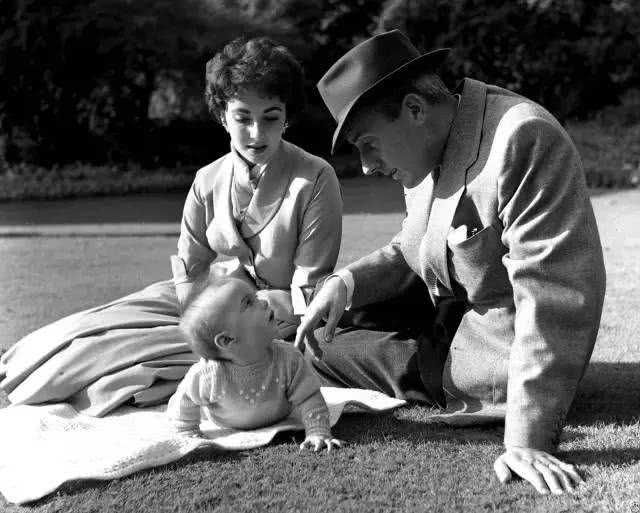 一代艳后赵飞燕的故事,一代艳后的传奇故事