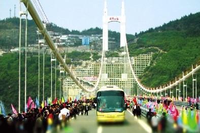 世界上最大的悬索桥排名,世界公认第一跨山大桥