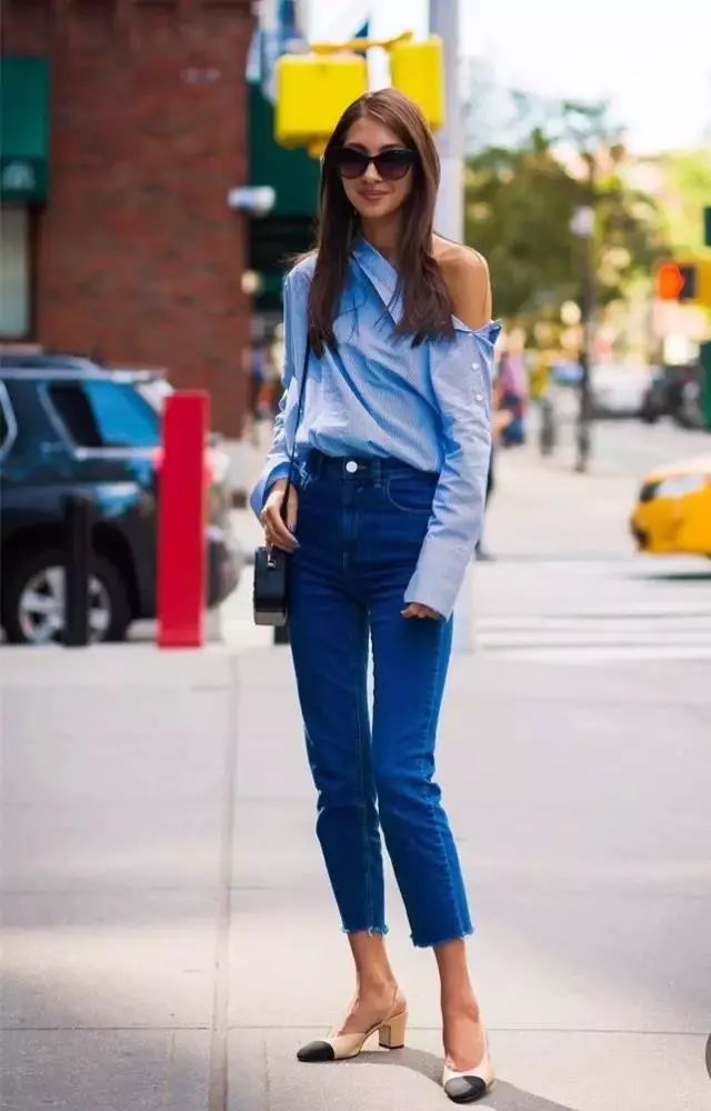 露肩衣服里面穿的什么美背,露肩露背的衣服