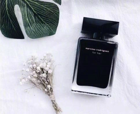 最有男人味淡香的香水推荐,闻香识女人里提到的香水