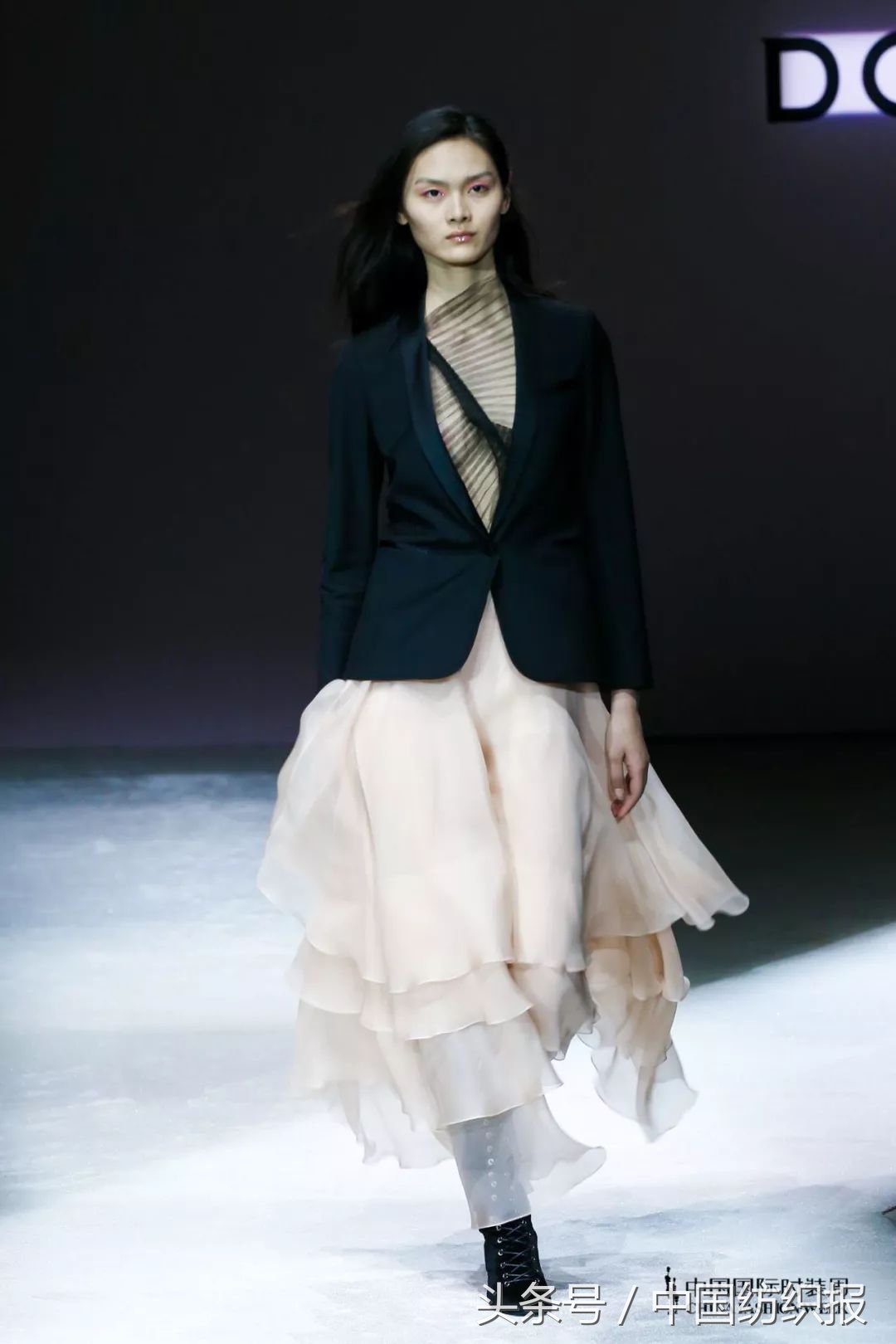 从职场玩到生活的穿衣搭配,雅莹时尚女装