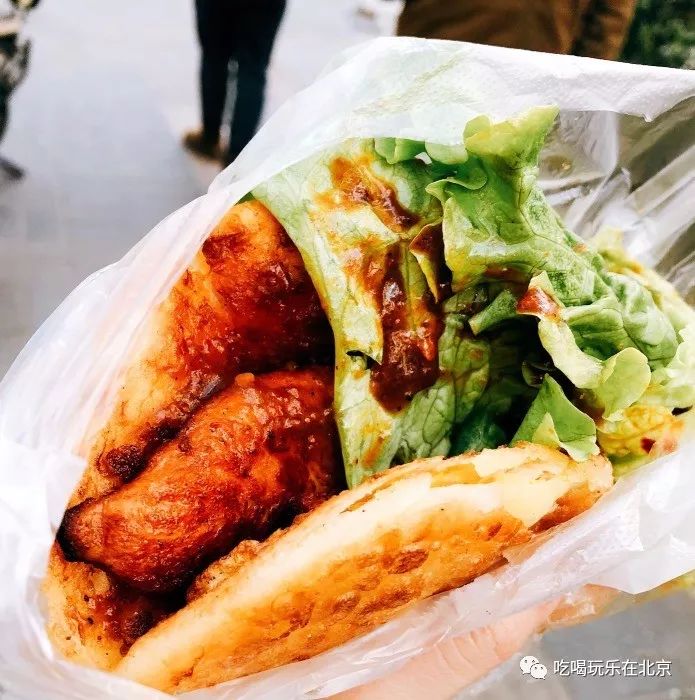 这么low的店，竟然这么多人抢着去吃