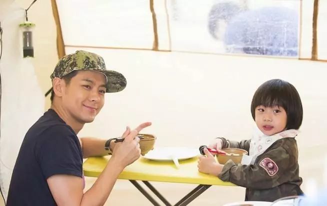 最有资格靠脸吃饭的男明星,娱乐圈的人都是靠脸吃饭的么