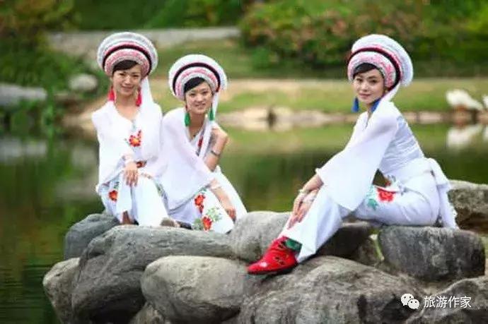 白族服饰帽子妇女,白族服饰配饰