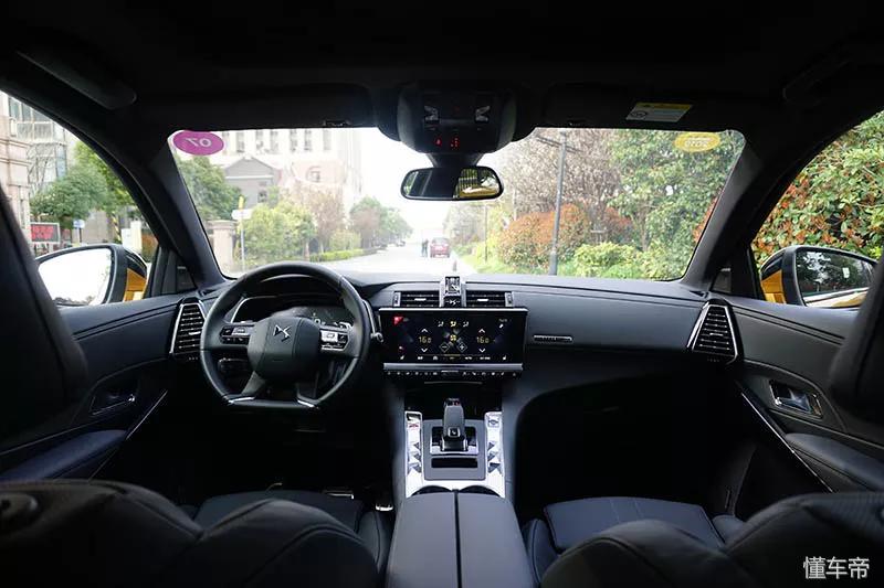 未来感十足新款ds7全球首发亮相,设计为王人性为先试驾国产ds7