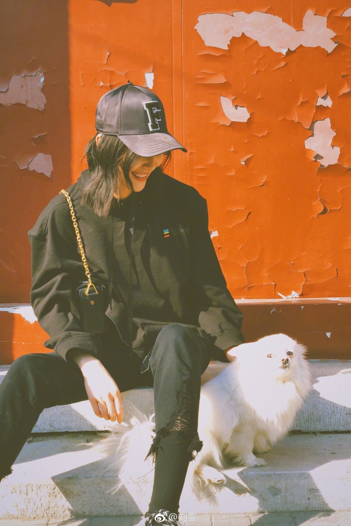 刘雯照片摆拍姿势的摆法,拍照高级pose刘雯站立走秀