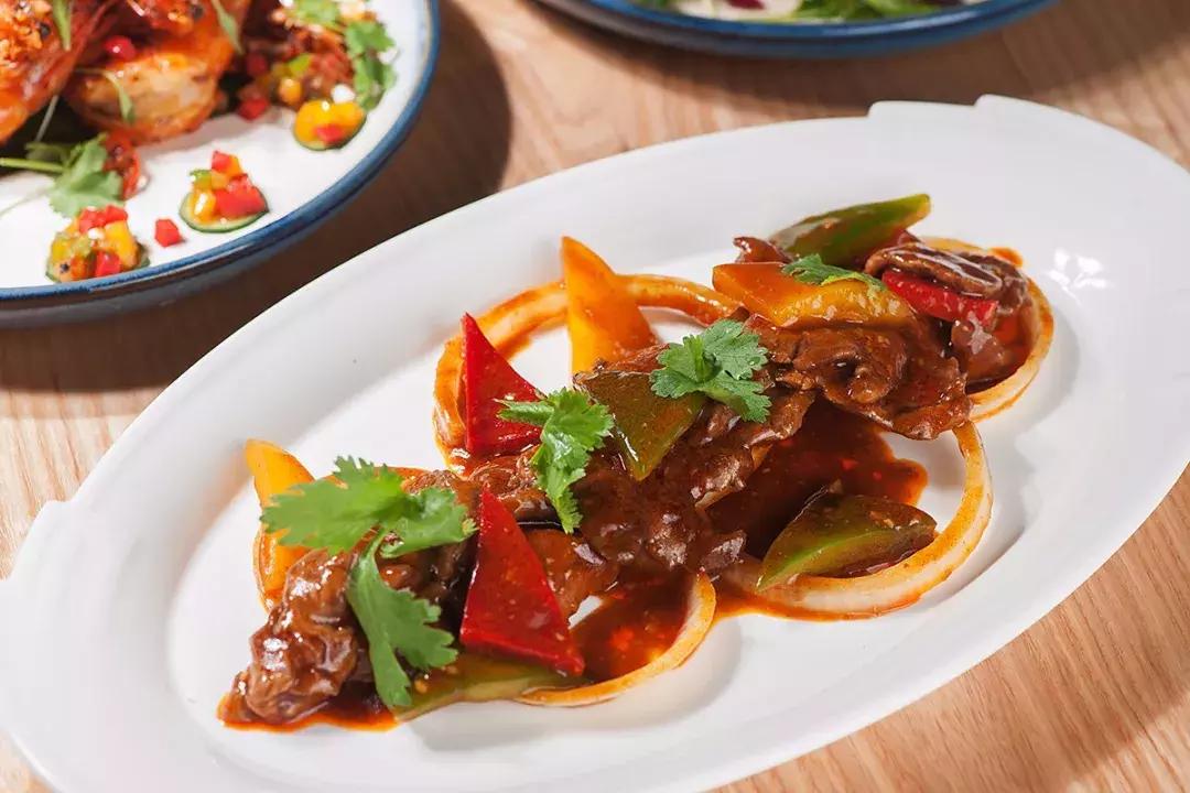 放弃法国巨额财产的法籍华裔回到上海，只为追求做出美食的梦想！