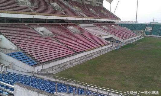 成都专业足球场设计方案,成都专业足球场有多少座位