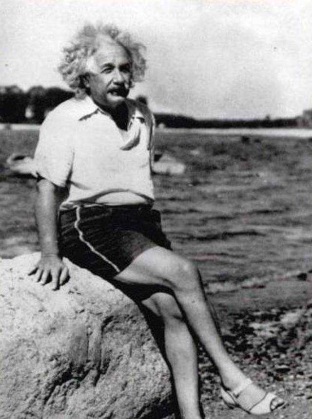 特工普京，罕见的李嘉诚，没有胡子的鲁迅，这些照片你一定没见