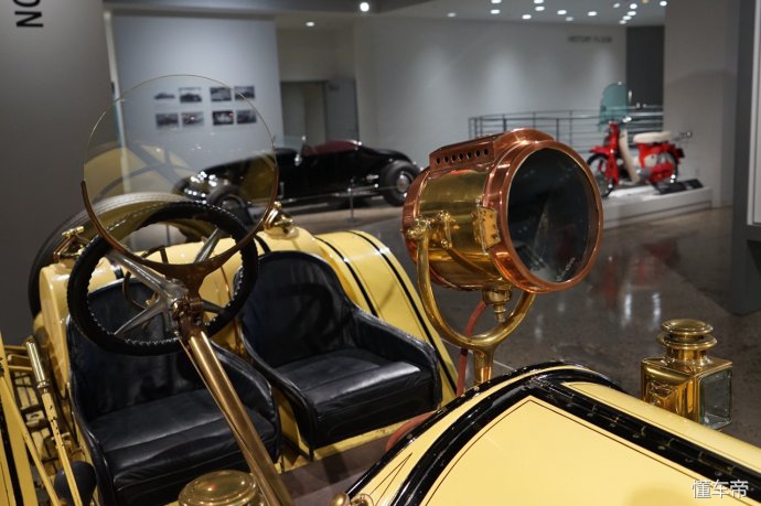 汽车博物馆带你了解蝙蝠侠战车,汽车博物馆蝙蝠侠战车