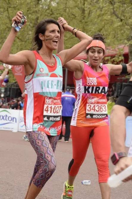 比惨现场！哈佛妹子马拉松跑到鲜血淋漓还有人磨破的部位不可描述