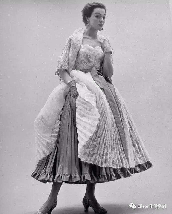 关于赫本与他的爱情故事,赫本一生的真实故事