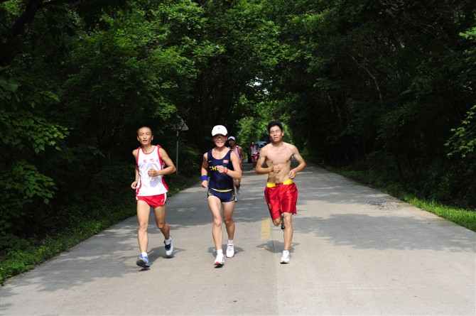 马拉松跑步技巧训练方法,业余马拉松训练方法