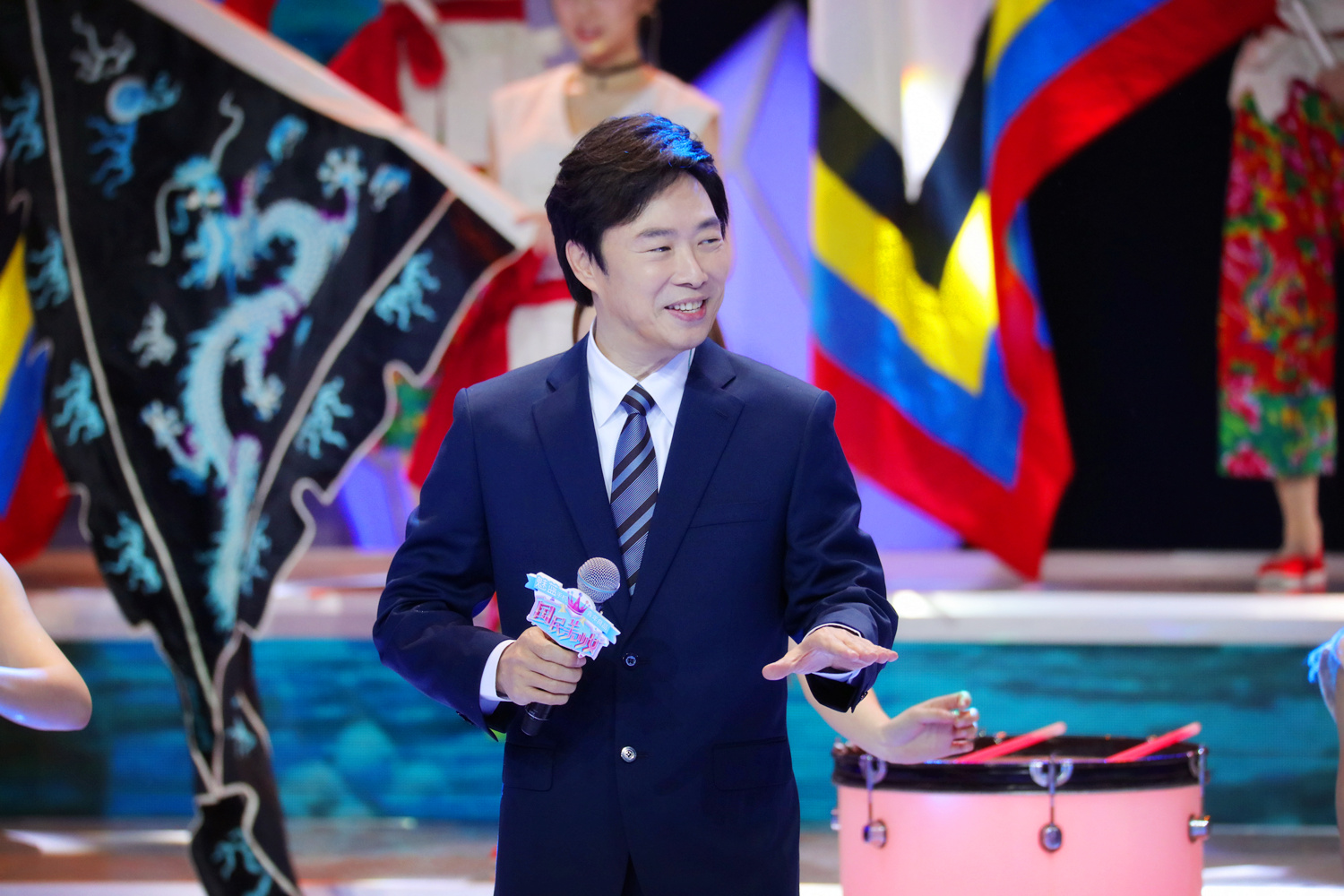 年过半百依然不婚，展昭有60之约，小哥因为那个女人，那星爷呢？