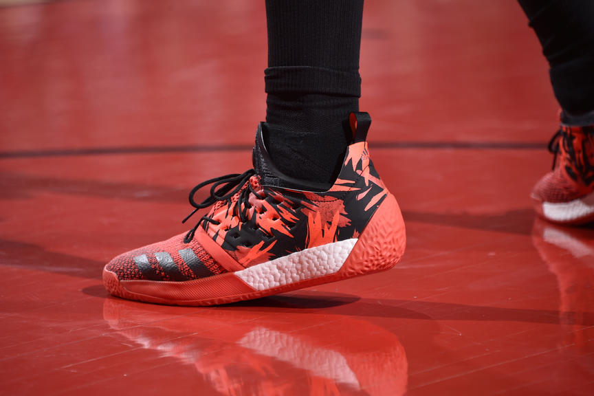 勒布朗最新战靴,勒布朗创造纪录