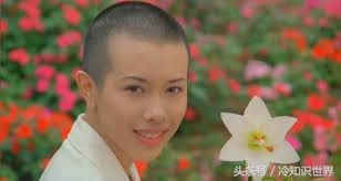 光头女生也很美,明星光头造型