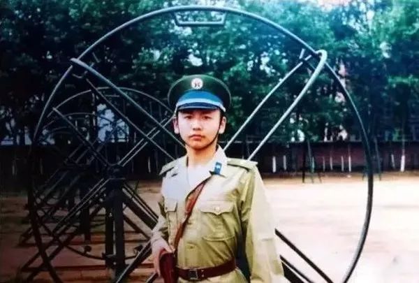 在天愿作比翼鸟，在地愿为连理枝：烈士遗孀回忆与王伟的爱情