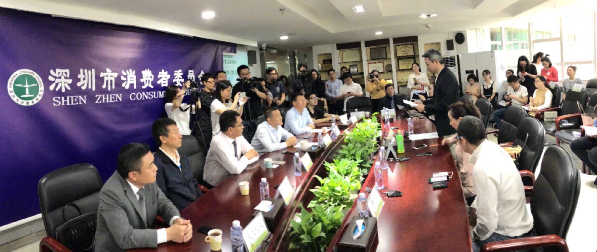 网友怒了：退6000元机票要再交9000？携程你让我们如何继续宠你